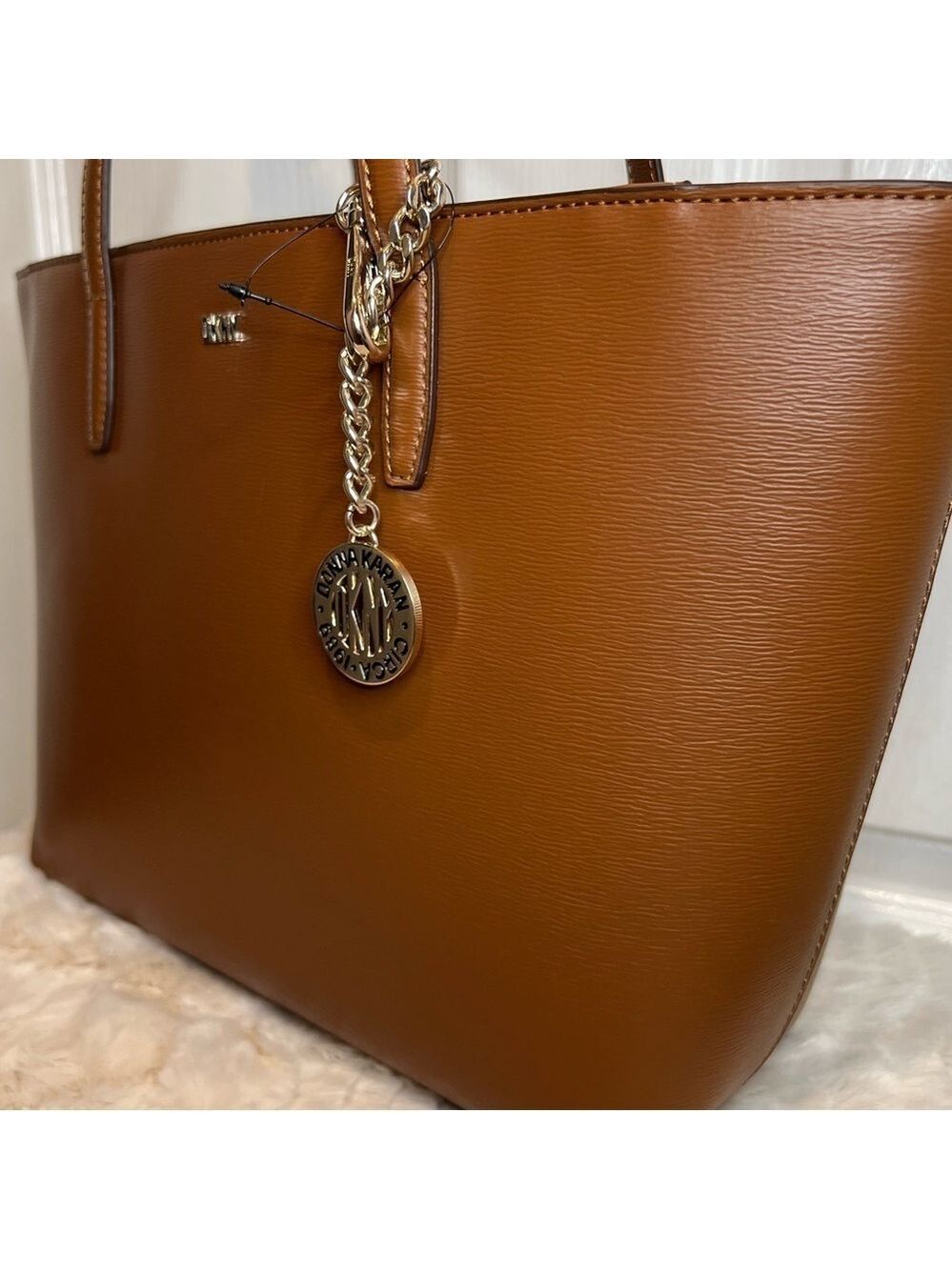 DKNY BRYANT MEDIUM TOTE - Picture 3 of 15